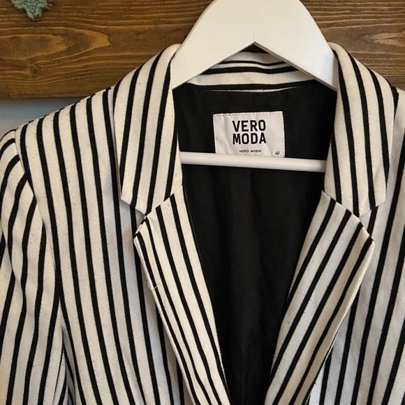 Vero Moda Striped Blazer - Picture 3 of 4